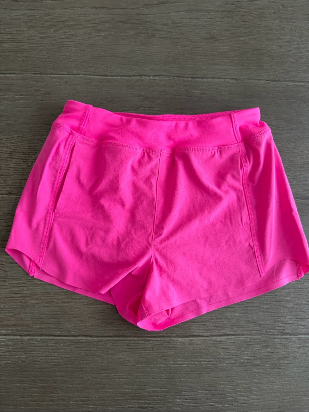 Athleta Girl On Your Mark 2.5" Short NWOT
